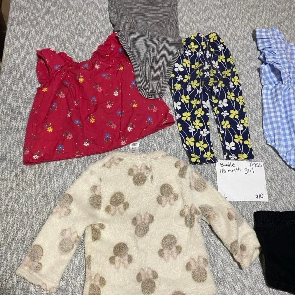 Baby girl clothes bundle Size: 18 months. SKU-A955#kids
